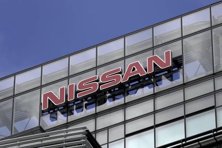 شركة نيسان اليابانية تواجه مشكلات فادحة وانخفاض في أرباحها