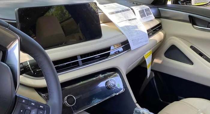 شاهد سيارة إنفينيتي QX60 2022 الشكل الداخلي – صورة مسربة