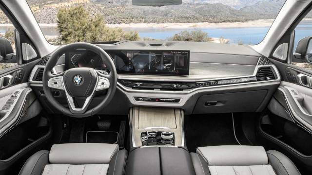 سيارة BMW X7 2023 SUV الجديدة مواصفات وأسعار